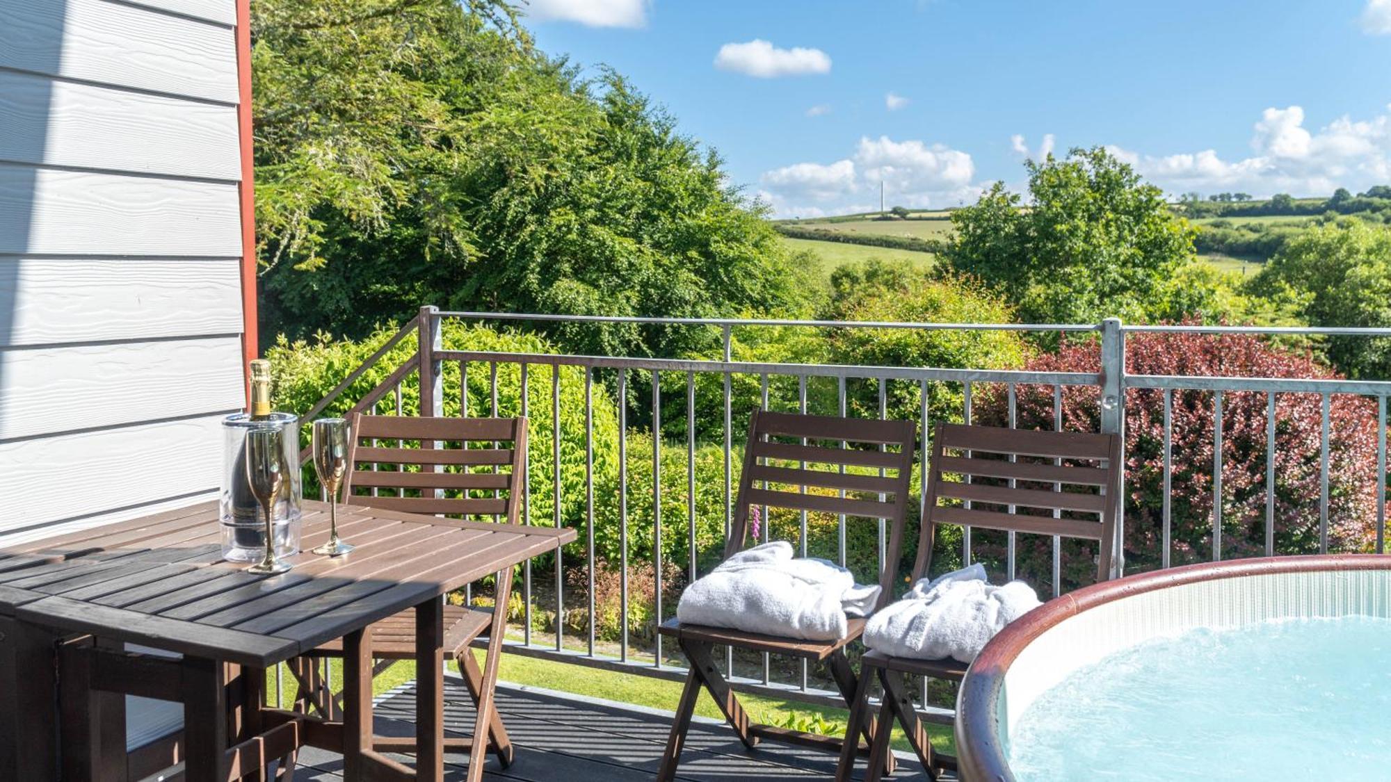 Ta Mill Cottages & Lodges - Meadowview Chalet 1 Launceston Dış mekan fotoğraf
